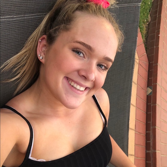 Meet your Posher, Alana - Picture 1 of 1